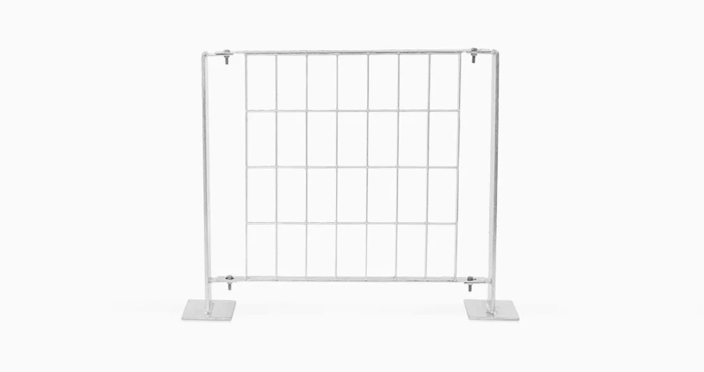 Clôture en Grille Ancrée avec Poteaux